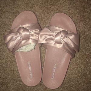 Steven Madden Bow Slides